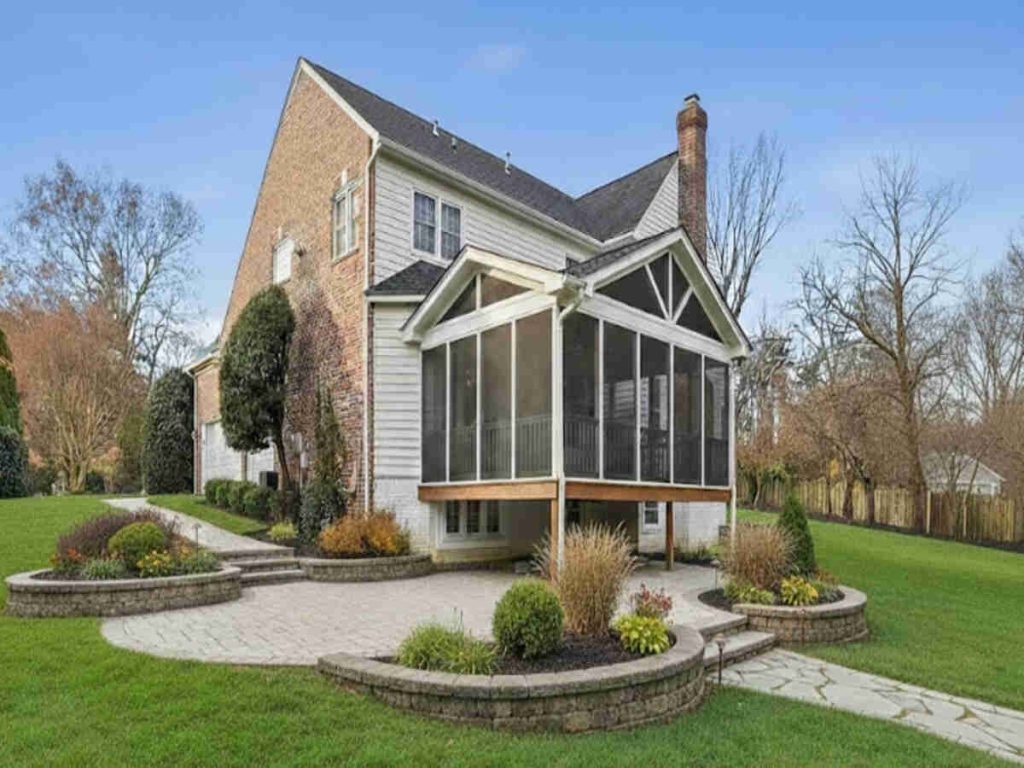 elevated screened-in porches in McLean, VA