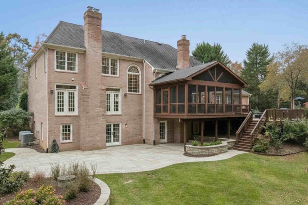 screened-in porches in Great Falls, VA